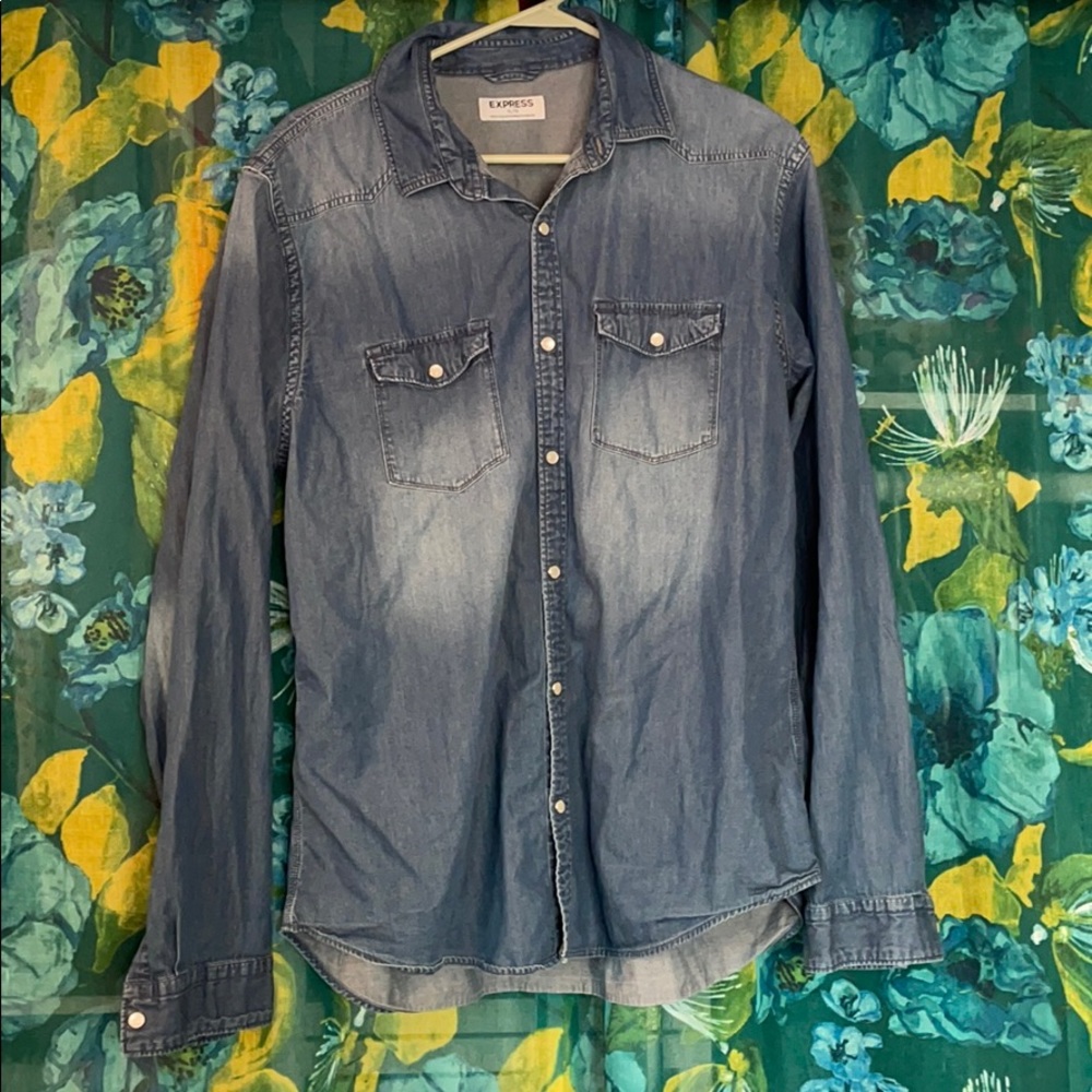 Long sleeve denim button down shirt